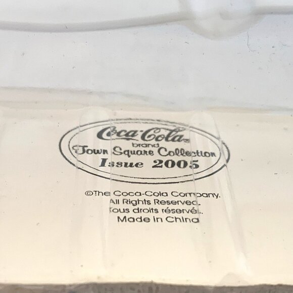 4 Coca Cola Town Square Figurines True Value Truck Snowbear & 2 Delivery Men Vtg - Picture 10 of 16